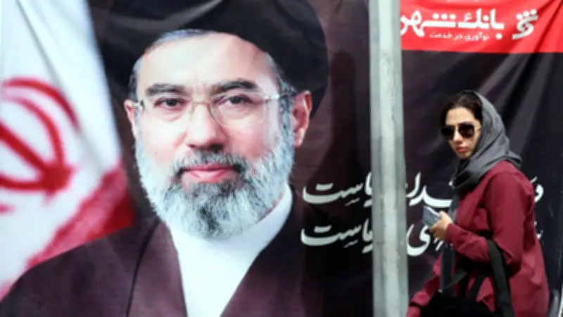 Mojtaba Khamenei gravement brûlé et sous tutelle des Gardiens de la révolution