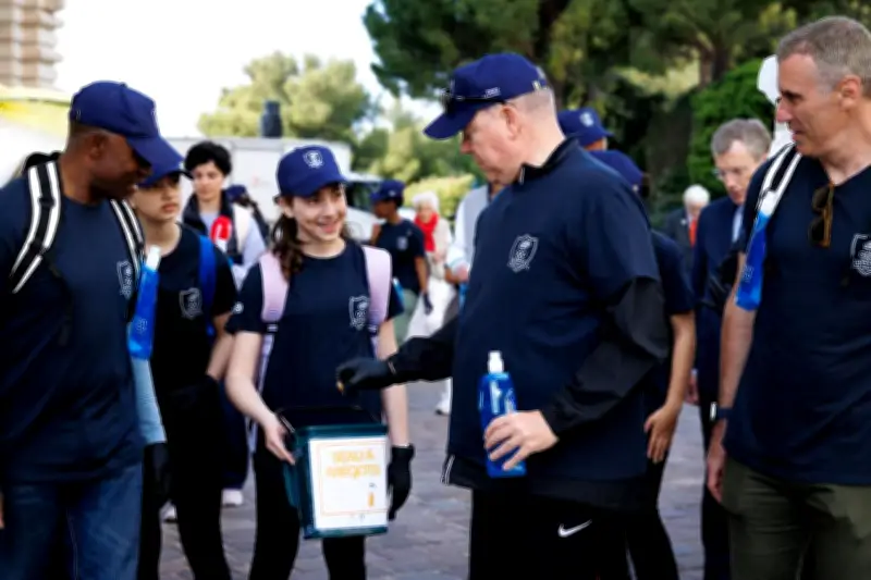 Monaco : Le Prince Albert II et des jeunes traquent les déchets lors de l'Olympian Clean Up