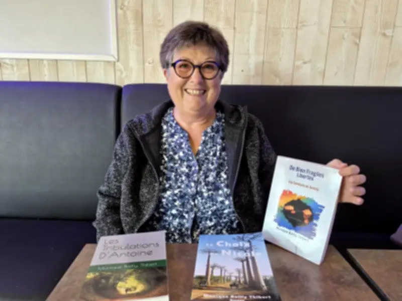 Monique Bailly Thibert explore un futur autoritaire dans « De bien fragiles libertés »