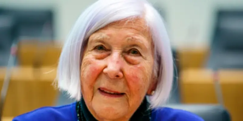 Monique Lévi-Strauss à 100 ans : « En vieillissant, on réalise l'importance d'écouter »