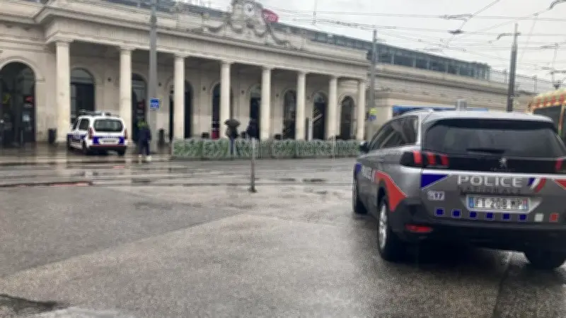 Montpellier : des ultras grenoblois refoulés par la police en gare Saint-Roch avant le match