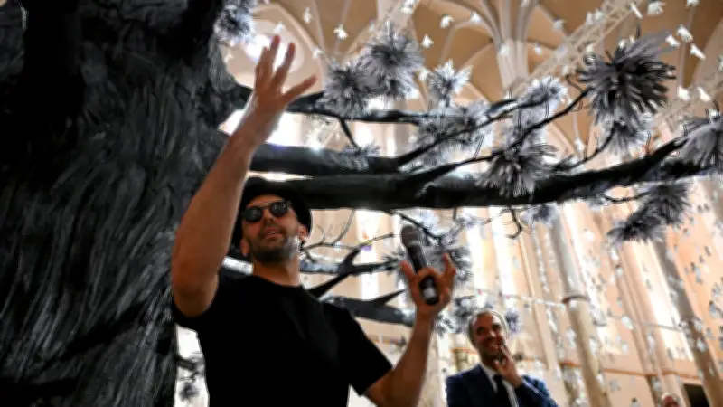Montpellier : le Carré Sainte-Anne rouvre avec un arbre monumental de JR