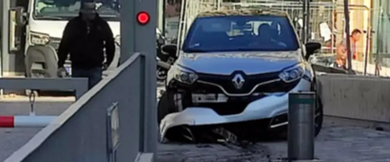 Montpellier : un automobiliste percute une borne escamotable, la circulation perturbée