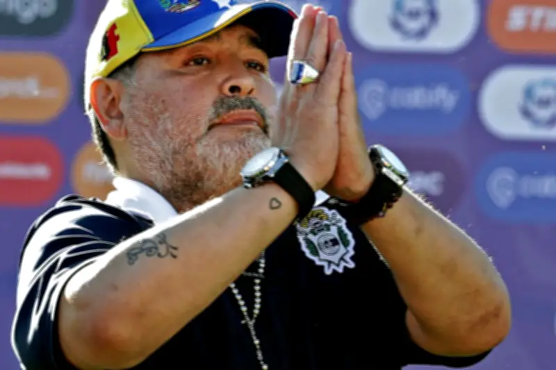 Mort de Maradona : le second procès s'ouvre contre sept soignants pour homicide
