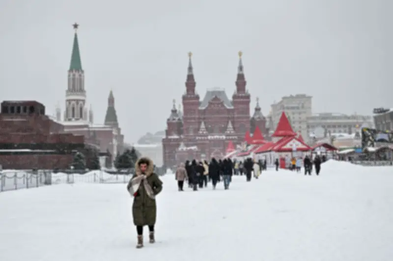Moscou paralysée par une tempête de neige tardive au printemps