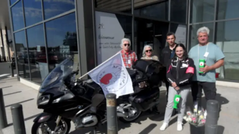 Motards solidaires : une rose contre le cancer à Saint-Chély