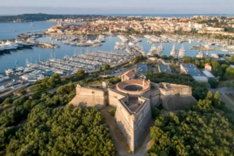 Météo des Alpes-Maritimes : soleil printanier et vent frais ce mercredi 1er avril 2026