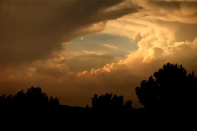 Météo du week-end dans les Alpes-Maritimes : soleil, nuages et averses localisées