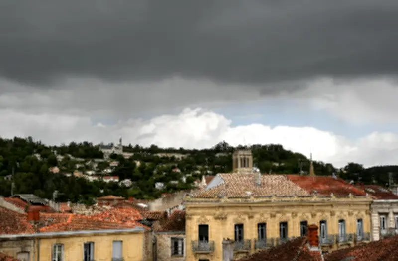 Météo : un week-end du 1er mai perturbé par des averses et orages