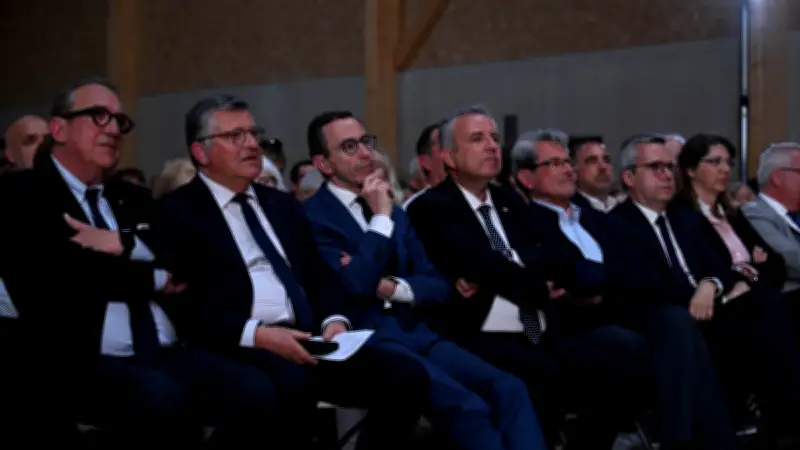 Municipales à Nîmes : l'instabilité politique nationale perturbe-t-elle la campagne ?