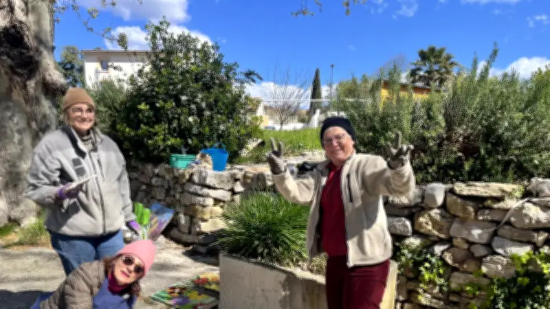 Murviel-lès-Montpellier : la mosaïque fleurie embellit le village et célèbre la biodiversité