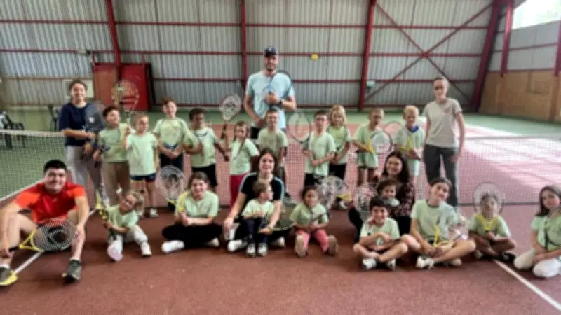 Musique et tennis pour les jeunes des Cardabelles à Saint-Rome