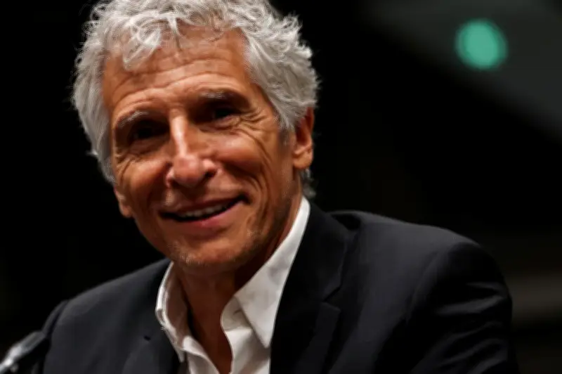 Nagui accuse le député Alloncle de l'avoir 'jeté en pâture' et porte plainte pour cyberharcèlement