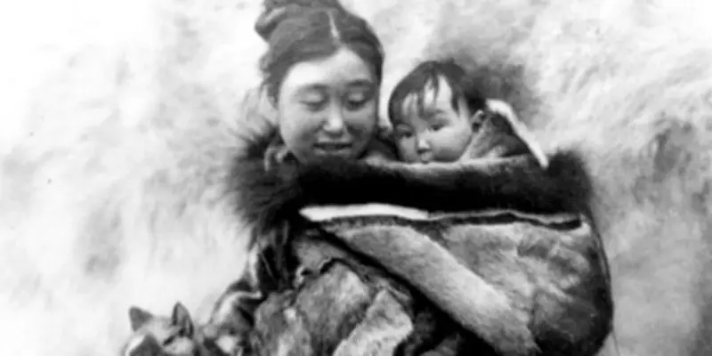 Nanouk l'Esquimau sur Henri : immersion chez les chasseurs inuits en 1920