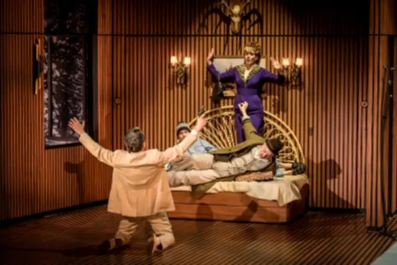 À Nanterre, une pièce de Feydeau revisite la comédie avec une touche moderne