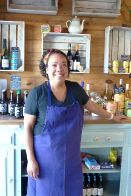 Natasha Bussone : de l'infirmerie à la cantine Csibon, une reconversion culinaire engagée