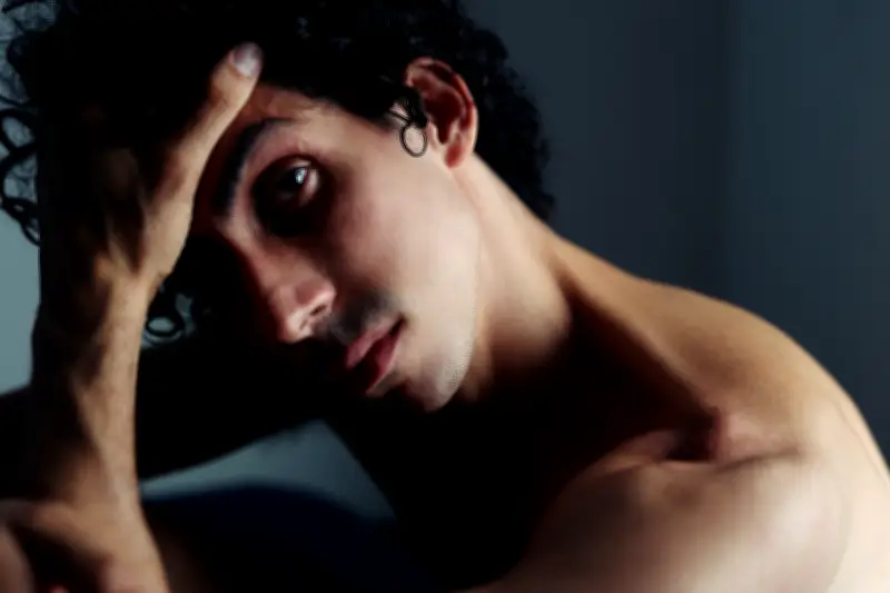 Nathan Zanagar, le chanteur aux racines artistiques qui cultive son art et ses arbres