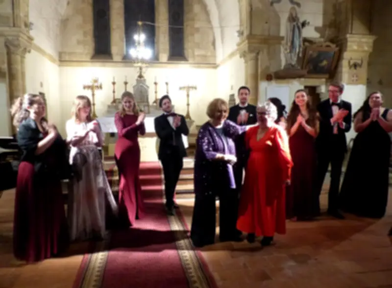 Nelly Miricioiu et l'Issigeac Academy illuminent Faux-en-Périgord avec un récital lyrique