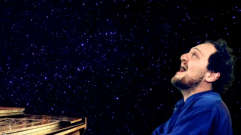 « Never give up » : un seul-en-scène intimiste sur la passion des comédies musicales à Béziers