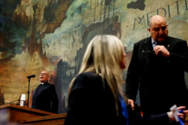 À Nice, Ciotti tente d'effacer Estrosi en jouant les « messieurs propres »