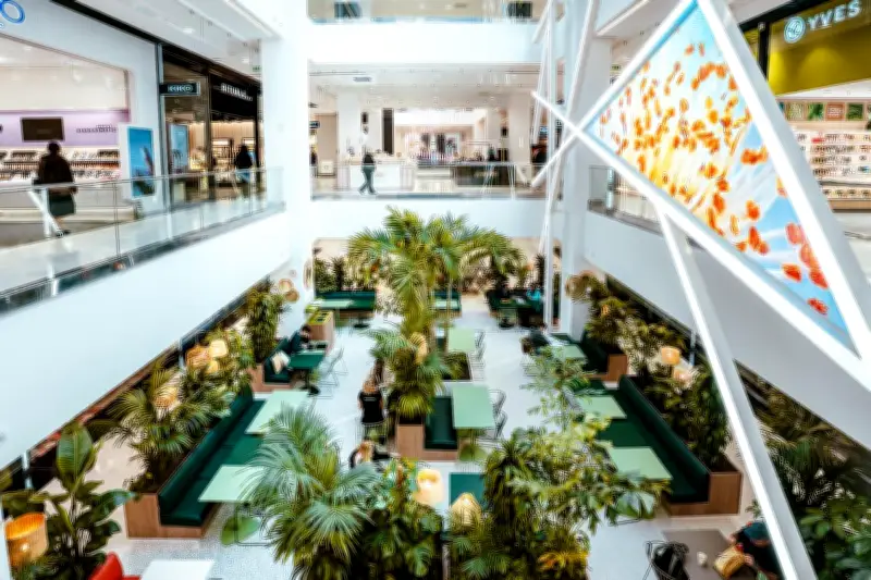 NICETOILE réinvente le déjeuner niçois avec un food-court immersif et festif