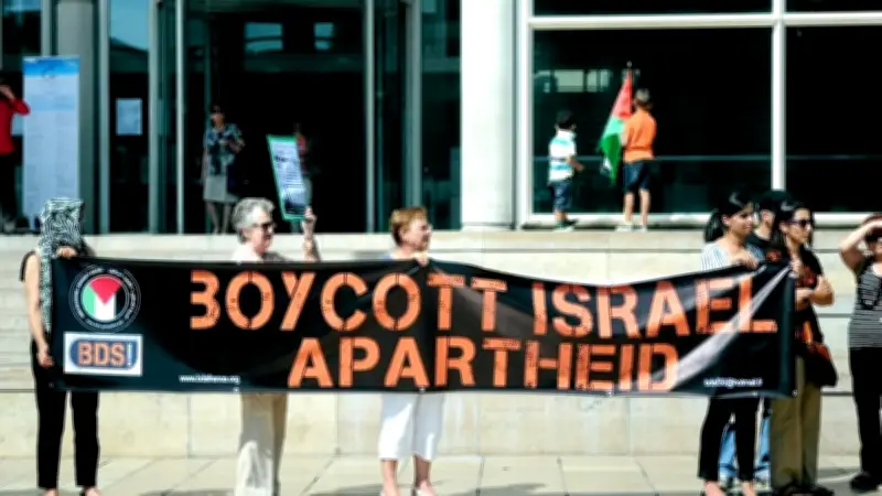 Nîmes : manifestation pro-palestinienne devant Carré d'Art