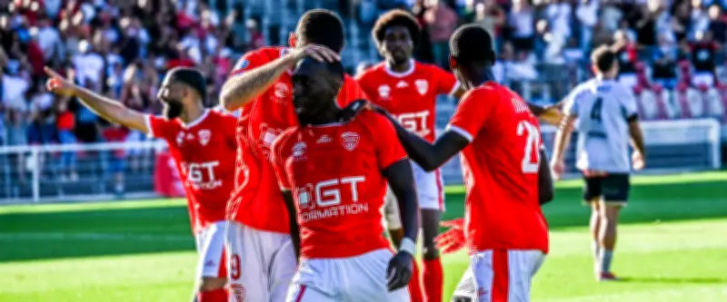 Nîmes Olympique écrase le leader Fréjus/Saint-Raphaël 3-0 aux Antonins