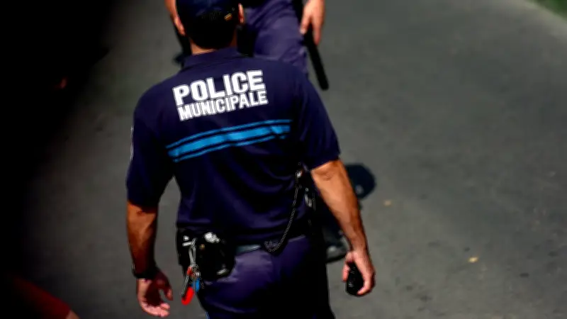 Nîmes : une jeune de 19 ans insultait les policiers sous protoxyde d'azote