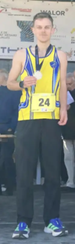 Noah Godard, champion handisport français, confirme son talent sur 10 km