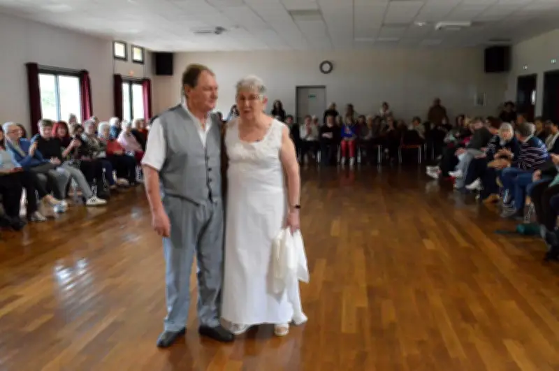 Noces de diamant en Périgord vert : une robe de mariée créée par la fille