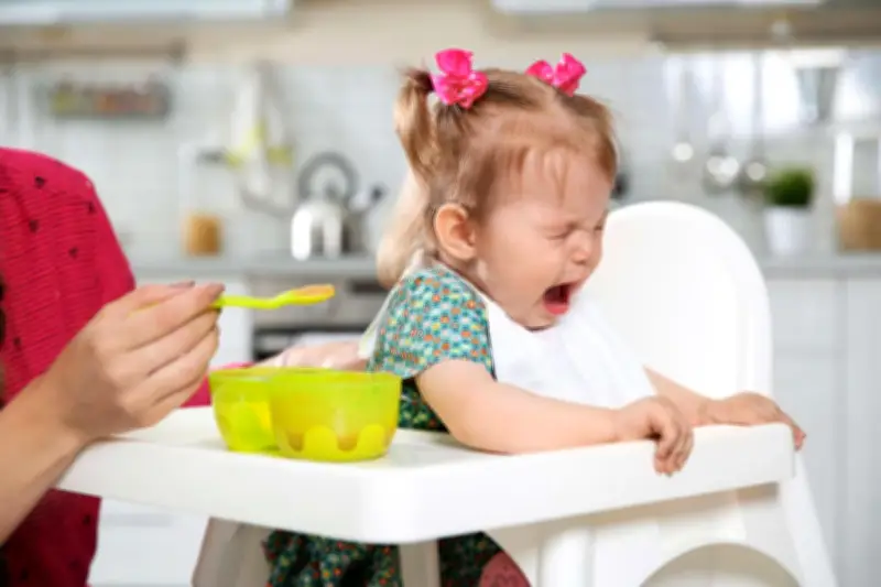 Néophobie alimentaire : comprendre et accompagner la peur des nouveaux aliments chez l'enfant