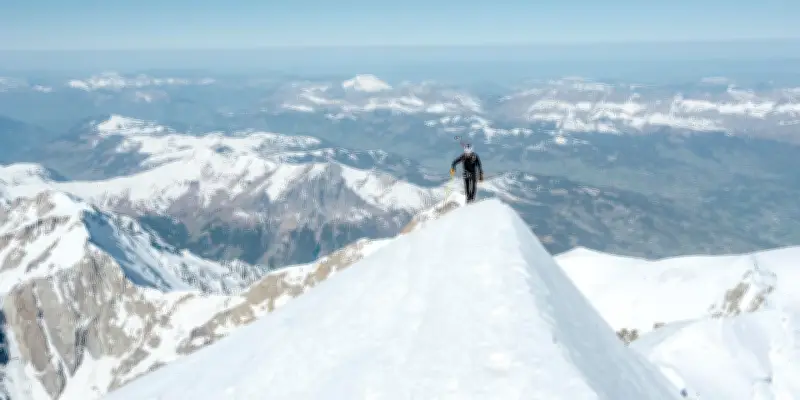 Nouveau record d'ascension du Mont-Blanc par Jacquemoud et Equy