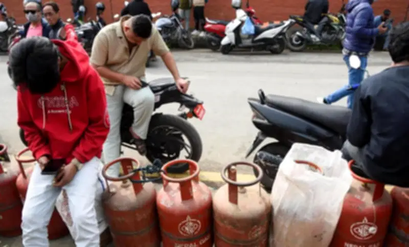 Népal : fermeture des administrations et écoles deux jours par semaine face à la crise pétrolière