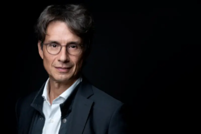 Obsolescence humaine et succès littéraire : les paradoxes des ventes de livres