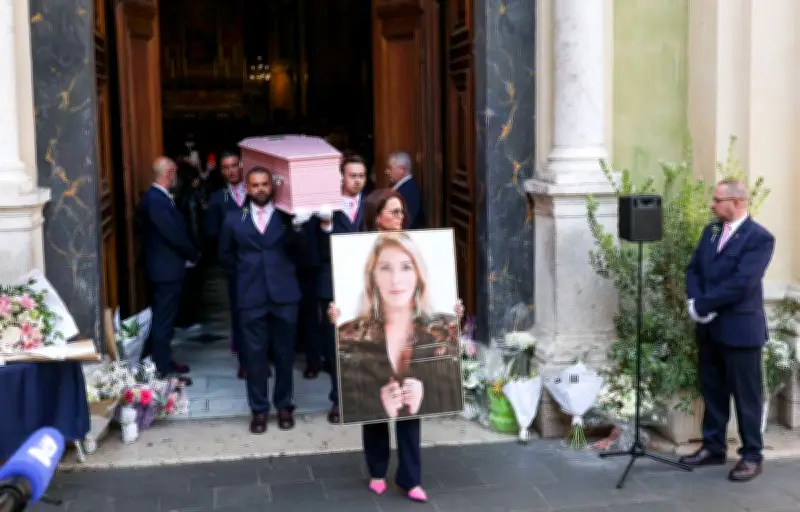 Obsèques de Loana à Nice : hommage émouvant à la cathédrale Sainte-Réparate