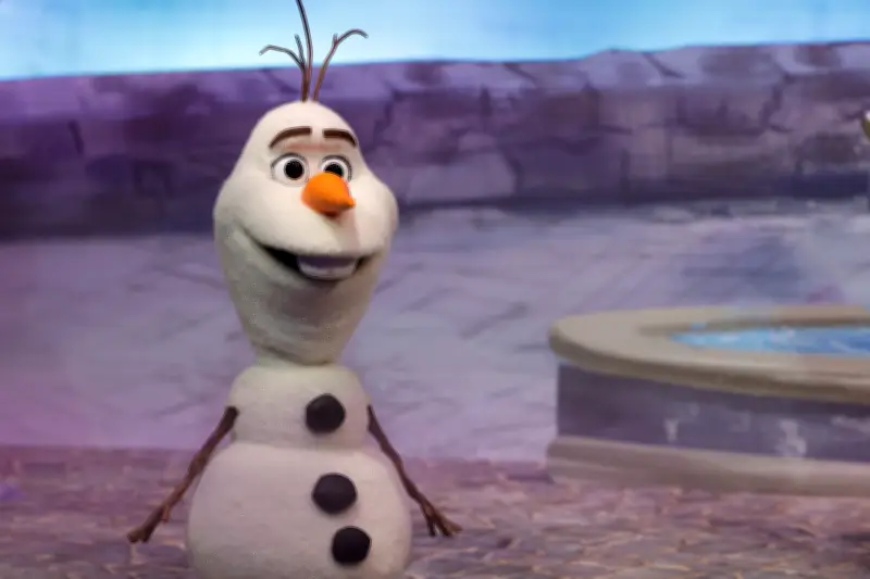 Olaf, le robot star de Disneyland Paris, révèle les secrets de son animation par IA