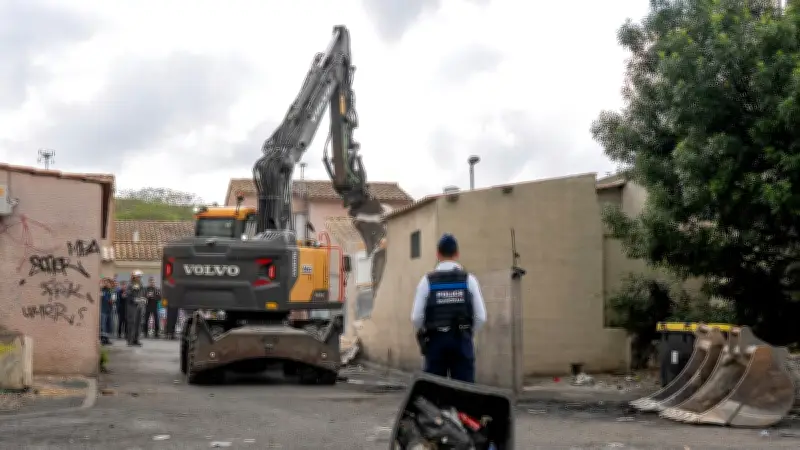 Opération anti-drogue aux Marels : 80 CRS et pelleteuses mobilisés