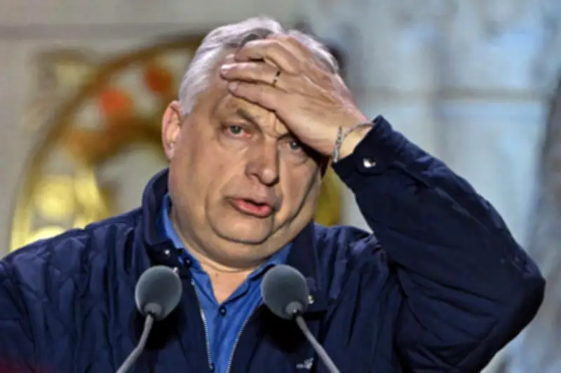 Orban quitte le Parlement hongrois après une défaite électorale écrasante