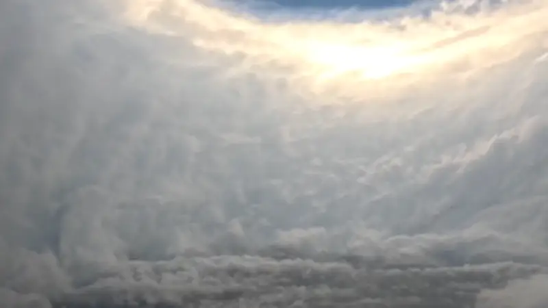 Ouragan Melissa : images stupéfiantes de l'œil filmées par des chercheurs en avion