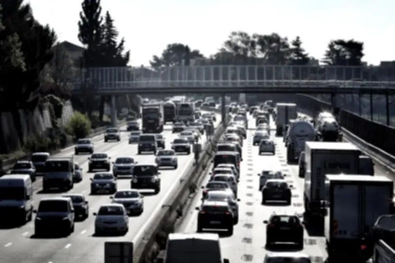 Péages autoroutiers : une action collective dénonce les profits jugés anormaux