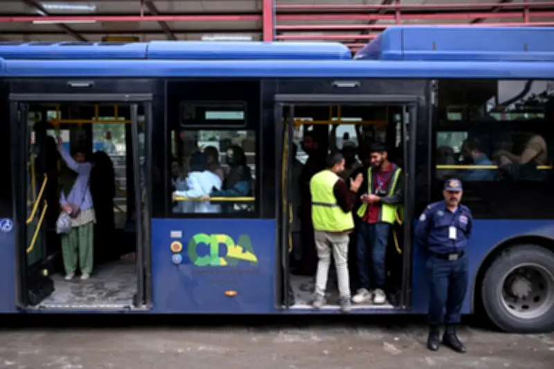 Pakistan : gratuité des transports à Islamabad pour contrer la flambée des prix du carburant