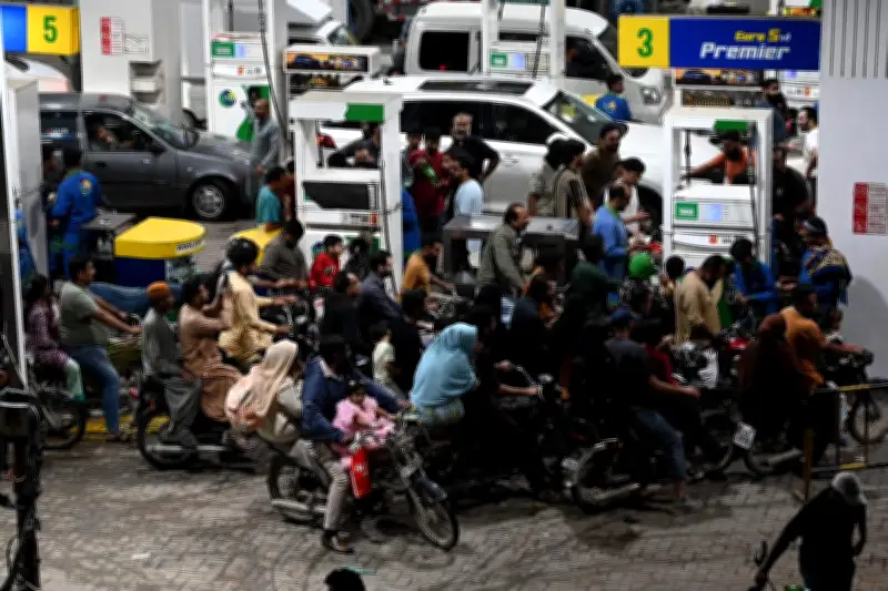Pakistan : transports gratuits à Islamabad après la flambée des prix du carburant