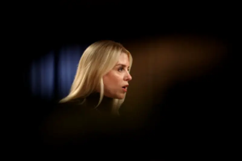 Pam Bondi remerciée, Donald Trump poursuit sa quête d'injustice électorale