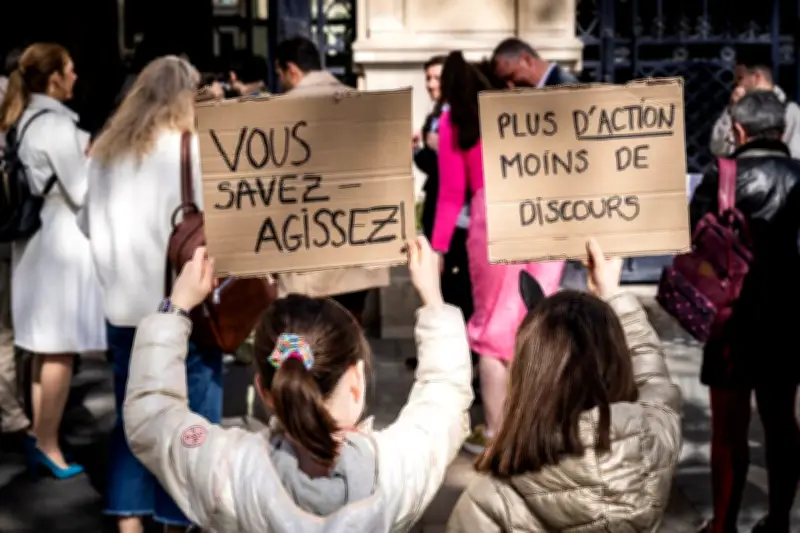 Parents d'élèves parisiens se mobilisent après une plainte dans le périscolaire