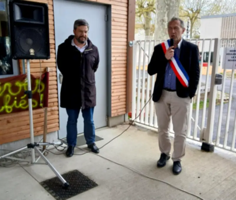 Parents et élus mobilisés contre la suppression d'une classe en école REP à Sainte-Foy-la-Grande