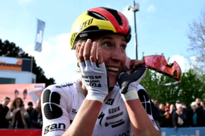 Paris-Roubaix : Franziska Koch triomphe devant Vos et Ferrand-Prévot