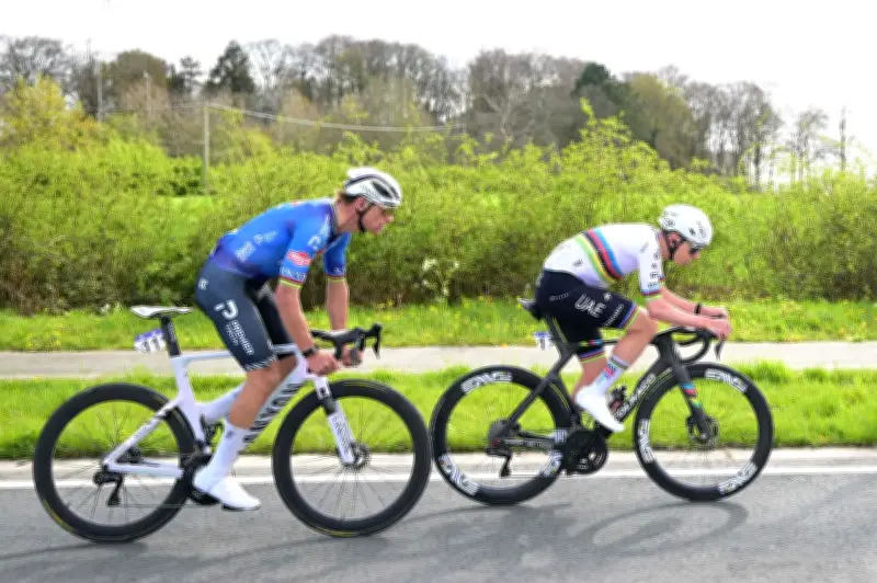 Paris-Roubaix : Van Aert triomphe face à Pogacar et Van der Poel contrariés par la malchance