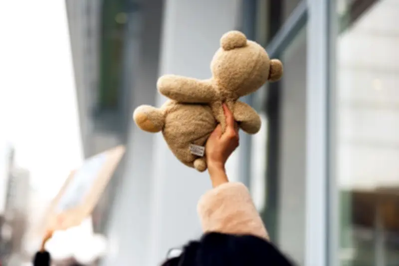 À Paris, une marche contre la pédocriminalité contestée par les associations de protection de l'enfance