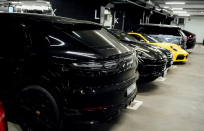 Parkings français en crise : la norme de 1994 ne suit plus l'embonpoint des voitures