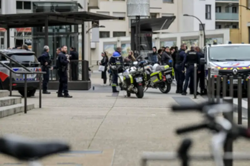 Pau : Le tribunal valide l'interdiction des regroupements sur la place d'Espagne